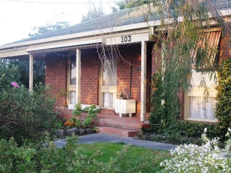 103 Eramosa Road West, Somerville, Vic 3912 Property Details