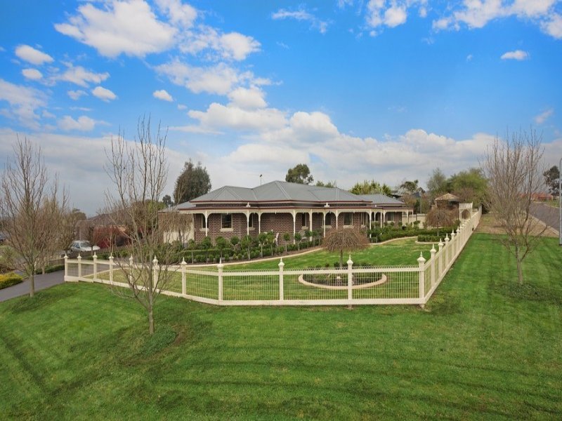 29 Shaw Drive, Romsey, VIC 3434