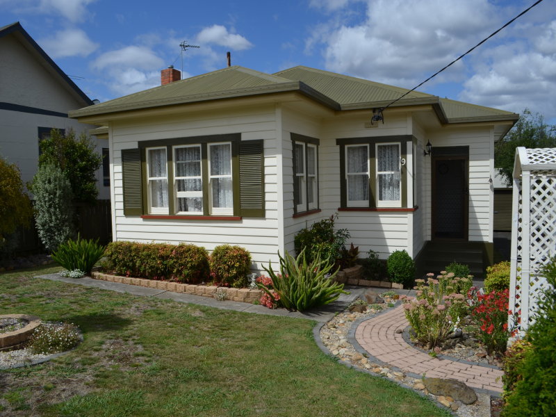 9 Charles Street, Devonport, TAS 7310