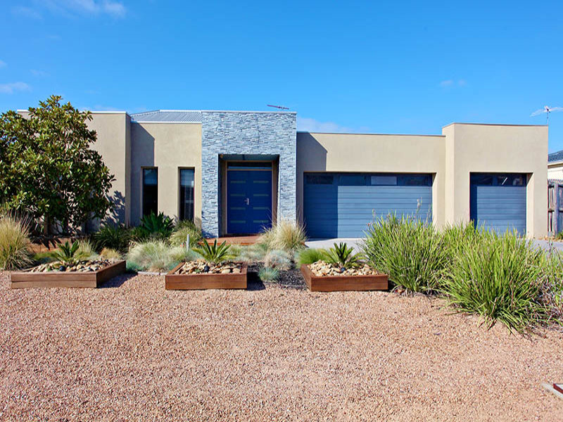 71 Country Gardens Drive, Lara, Vic 3212 Property Details