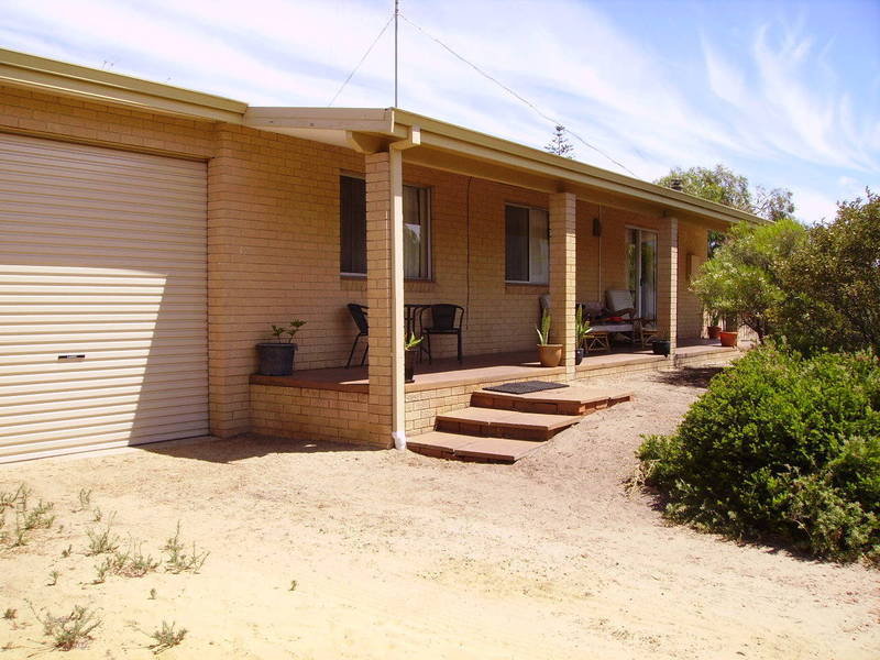 12 Pioneer Street, Binningup, WA 6233