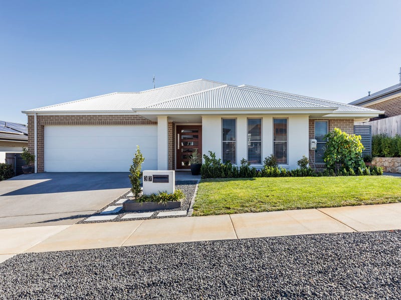 37 Bielski Street, Denman Prospect, ACT 2611