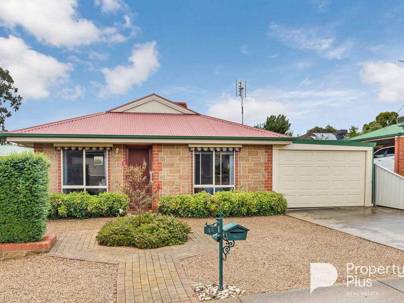44 Pattison Drive, Kangaroo Flat, VIC 3555