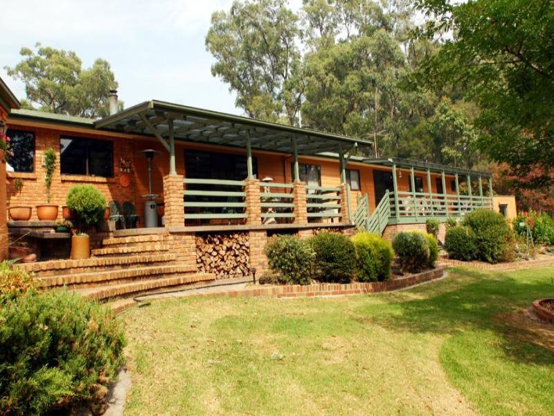 Property 105561376, Cockatoo, Vic 3781 Property Details