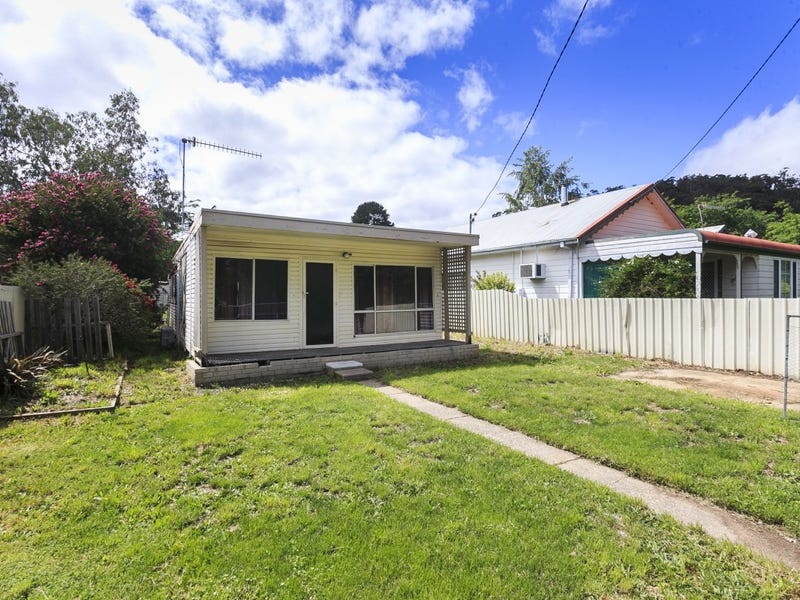 118 Foxlow Street, Captains Flat, NSW 2623