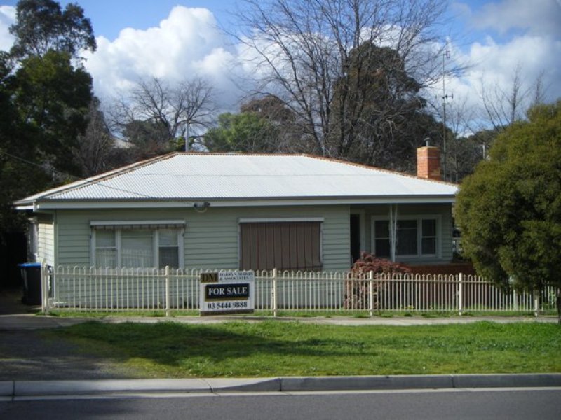 52 Maple Street, Golden Square, VIC 3555