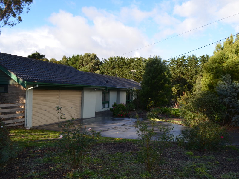 12 Cherry Lane, Gisborne, Vic 3437 Property Details