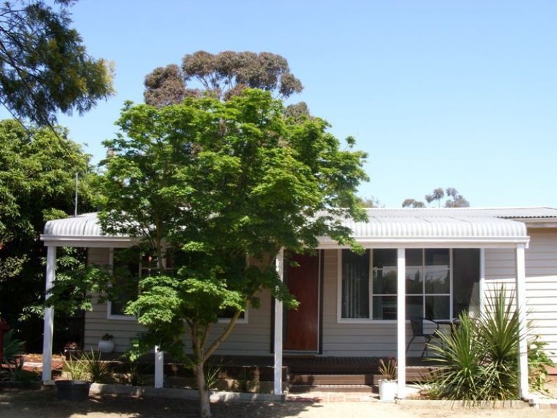 64 Clairmont Ave, Cranbourne, Vic 3977 Property Details