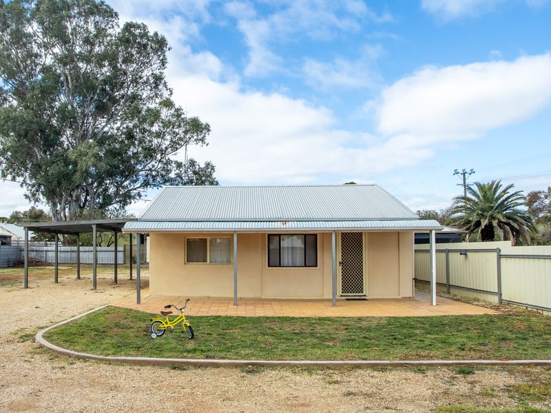 137 Paruna Road, Loxton, SA 5333 Property Details