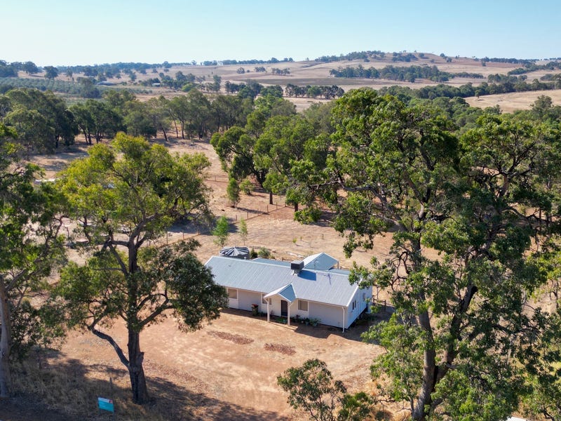4 Lefroy Street, Gingin, WA 6503