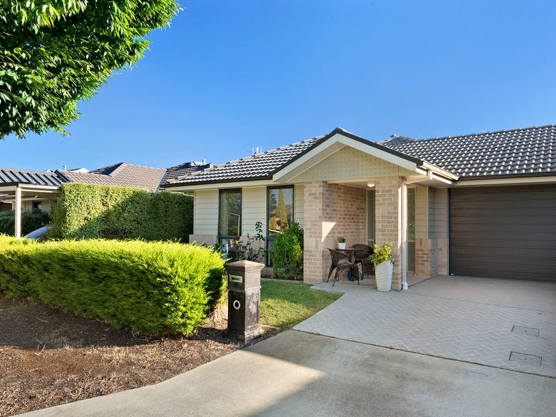 4 Grimstone Place, Franklin, ACT 2913 Property Details