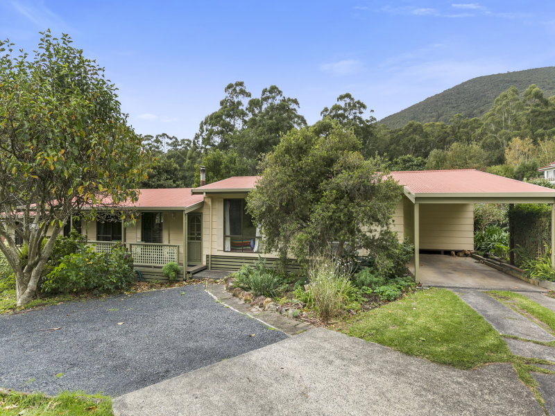19 Old Warburton Road, Warburton, VIC 3799