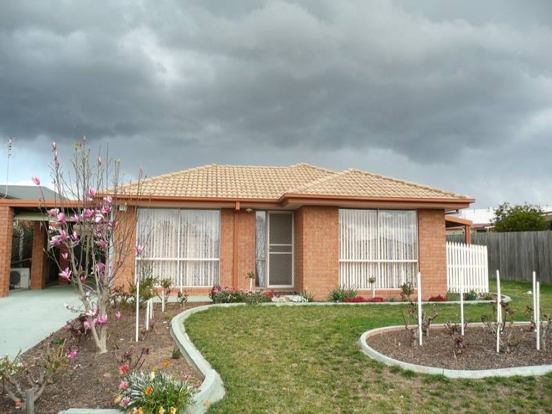 1 Maneroo Court, Bairnsdale, Vic 3875 Property Details