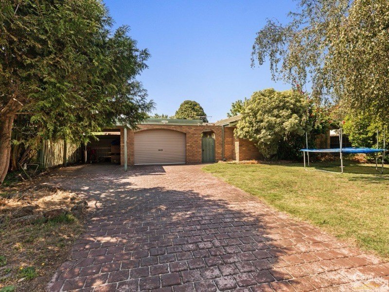 38 Oaklands Crescent, Frankston, Vic 3199 Property Details