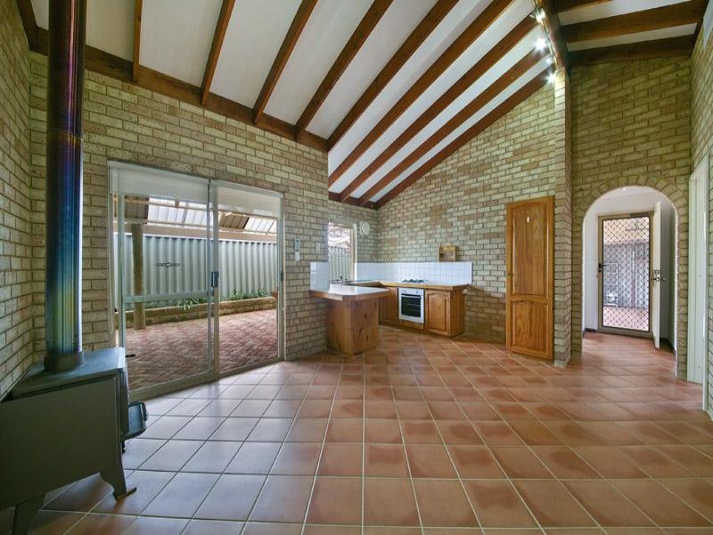 8A Cromer Rd, Brentwood, WA 6153 Property Details