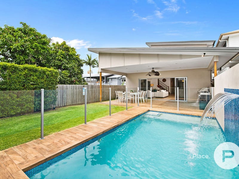 100 Macrossan Avenue, Norman Park, QLD 4170
