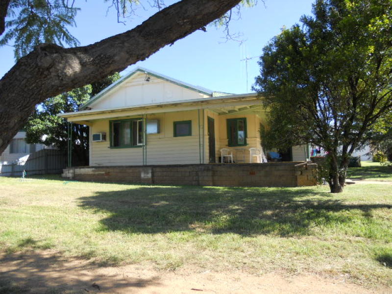 82 Mitchell Street, Parkes, NSW 2870 Property Details