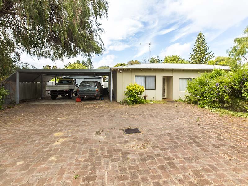 2 Sloan Street, Rockingham, WA 6168 Property Details