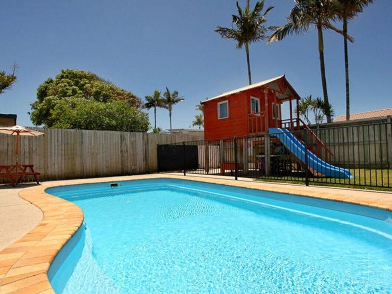 73 Nicklin Way, Warana, QLD 4575