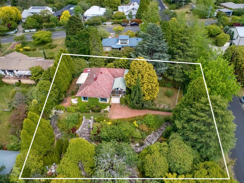 3 Toulon Avenue, Wentworth Falls, NSW 2782
