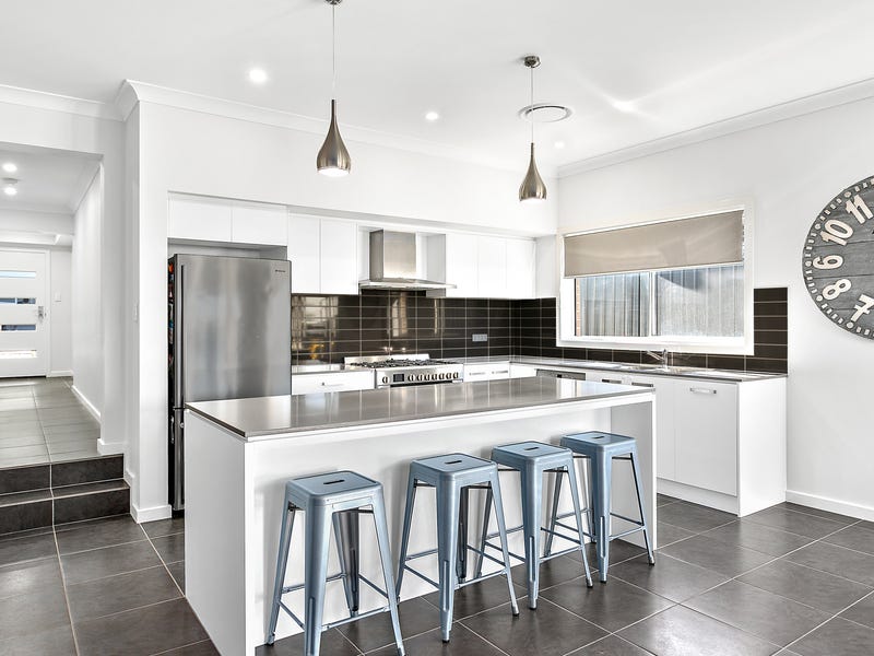 18 St Ives Road, Flinders, NSW 2529 Property Details