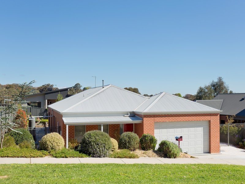 7 Macafee Road, Castlemaine, VIC 3450