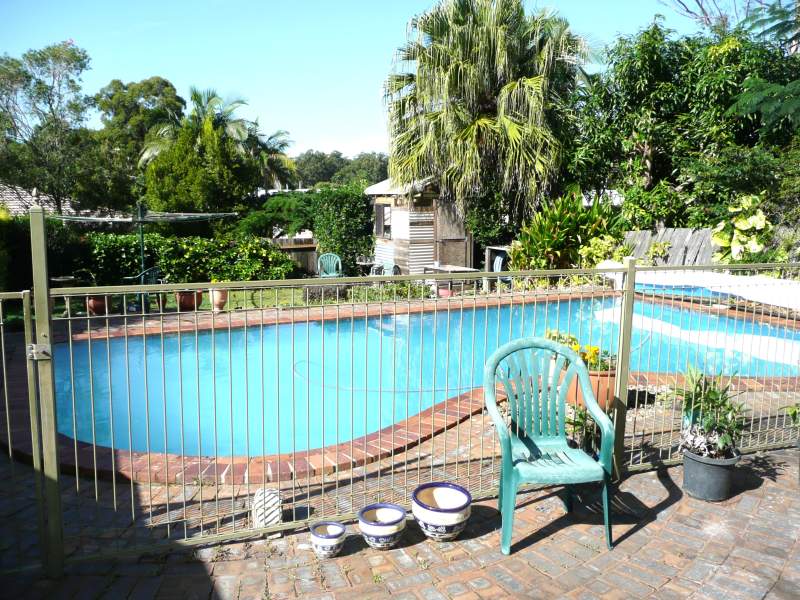 28 Ridgeway Ave, Southport, Qld 4215 Property Details