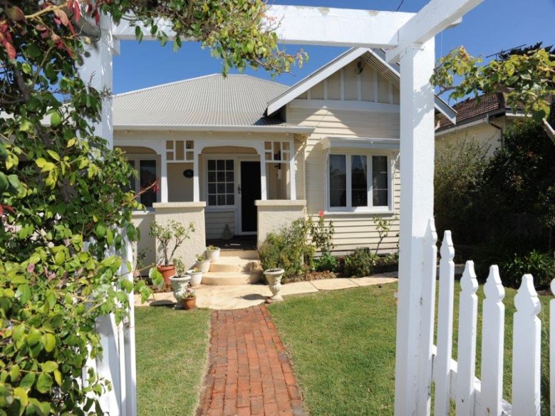 40 Beach Road, South Bunbury, WA 6230