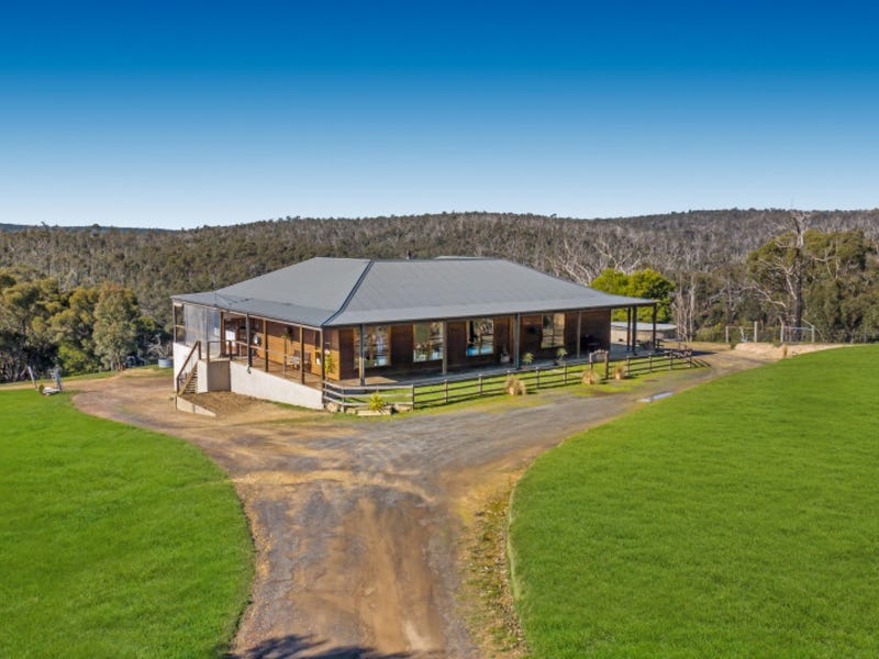 230 Doctors Creek Road, Clonbinane, Vic 3658 Property Details