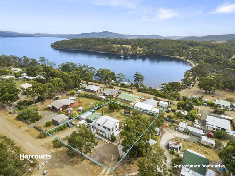 15 Cray Point Parade, Eggs And Bacon Bay, TAS 7112