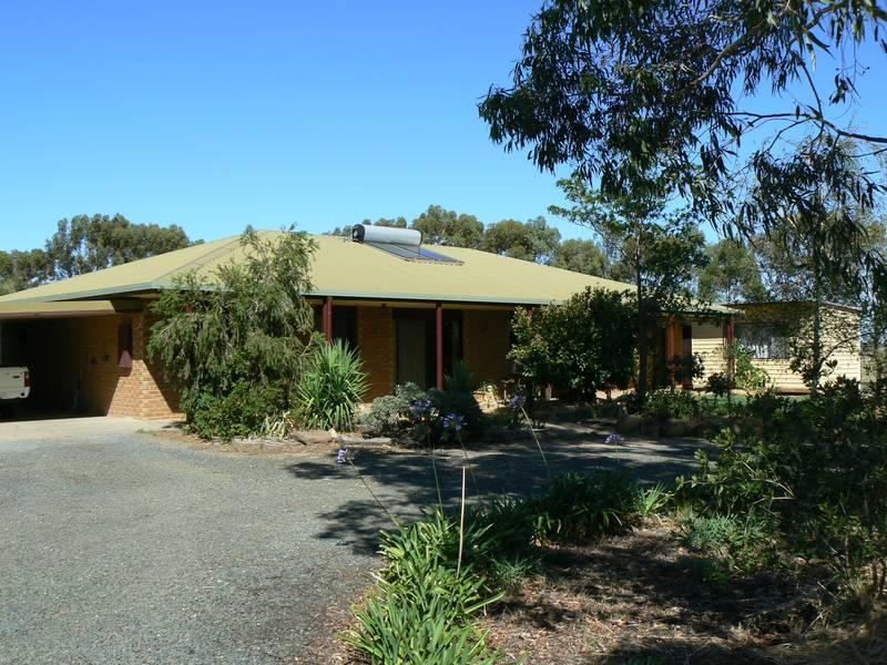 821 Murray Valley Highway, Echuca, Vic 3564 Property Details