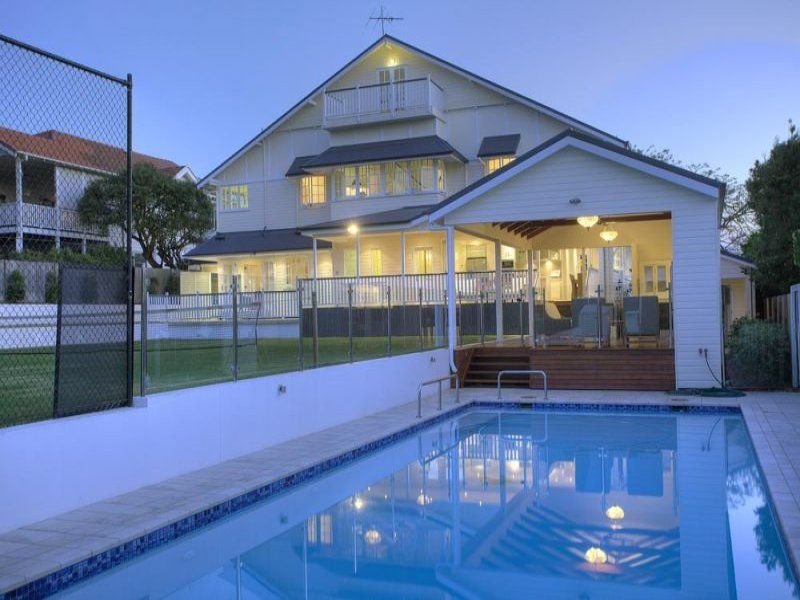 18 Creswick Street, Clayfield, Qld 4011 Property Details