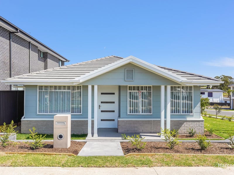 15 Rosslyn Drive, Claymore, NSW 2559