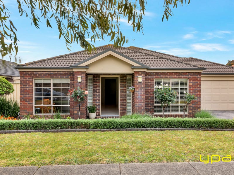 6 Wicklow Drive, Cranbourne, VIC 3977