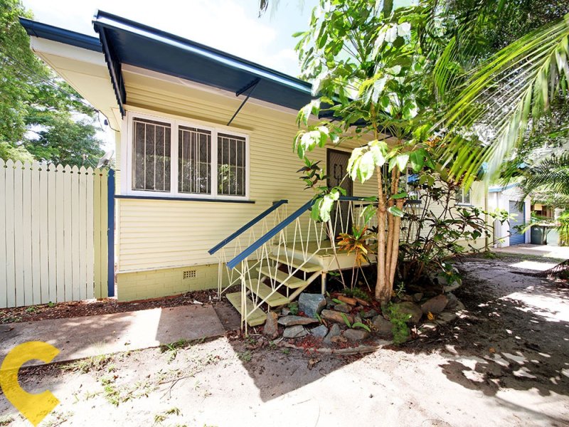 20 Clifford Street, Woody Point, QLD 4019