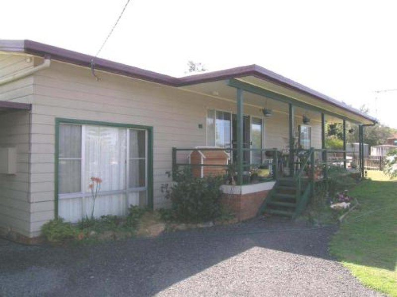 16 Martin Place, Red Rock, NSW 2456