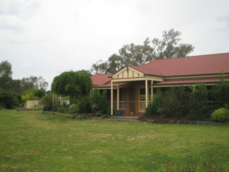 1 Innisfree Drive, West Wodonga, VIC 3690