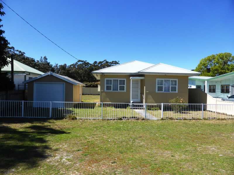 24 Cross Street, Forster, NSW 2428