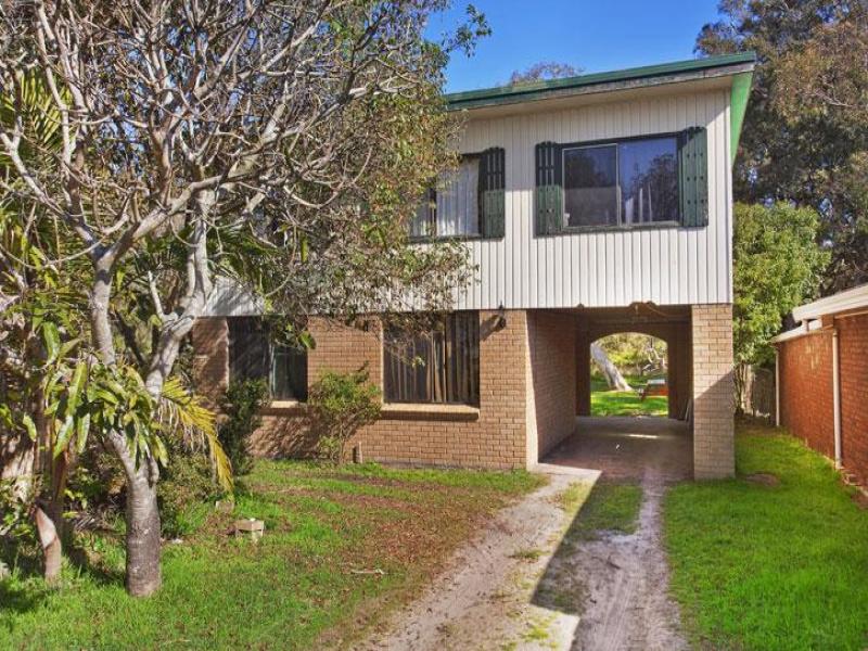 13 Lake Street, North Avoca, NSW 2260