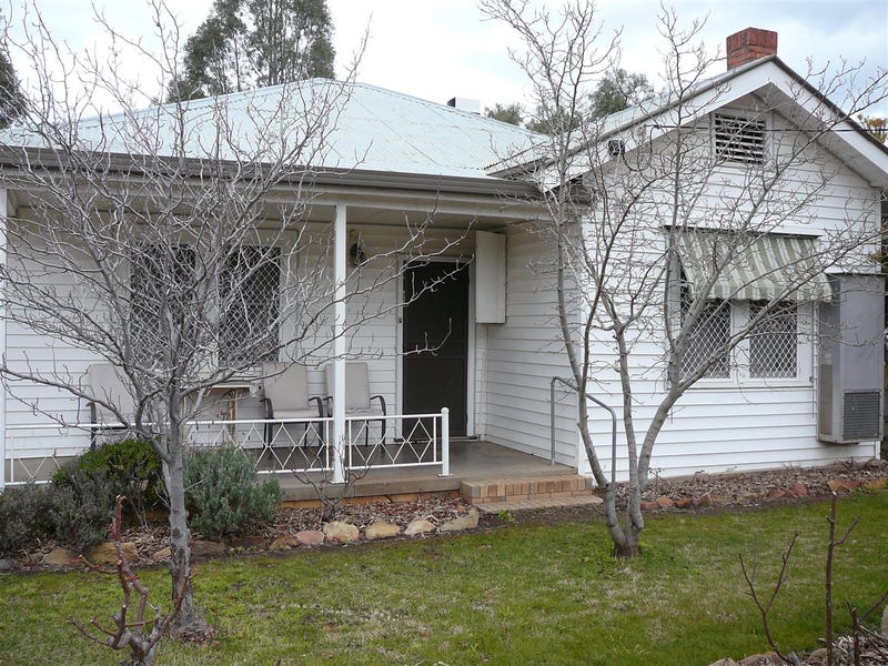 11 Kings Avenue, St Arnaud, Vic 3478 House for Sale