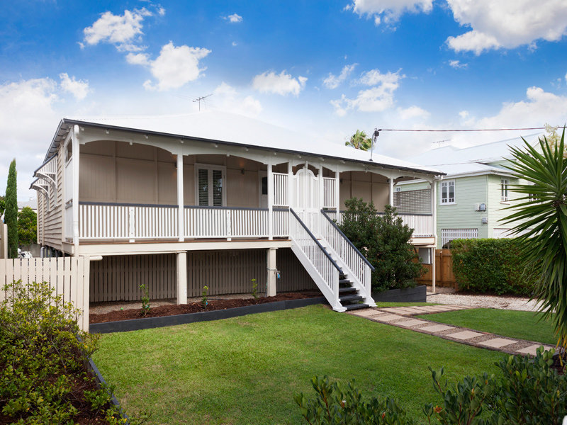 9 Blackheath Avenue, Hawthorne, QLD 4171