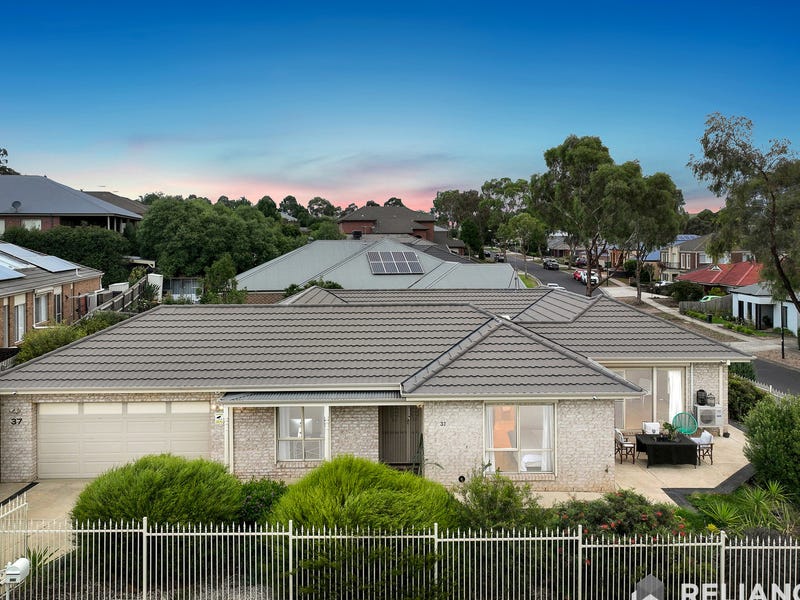 37 Paperbark Avenue, Sunbury, Vic 3429 Property Details