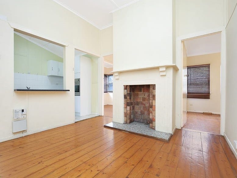 2/13 Staff Street, Wollongong, NSW 2500