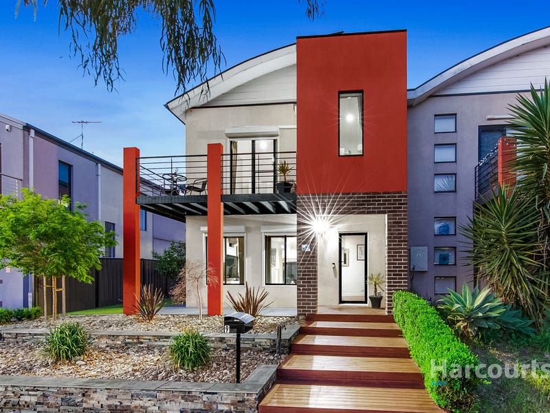 9 Woodburn Avenue, Cairnlea, Vic 3023 Property Details