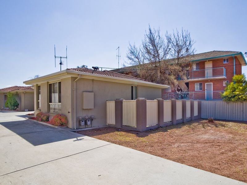 1/57 Donald Road, Queanbeyan, NSW 2620 Property Details