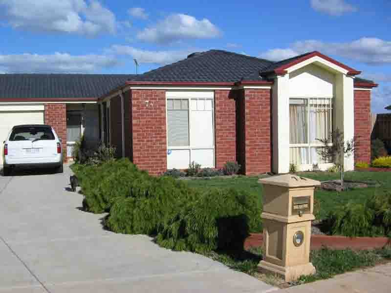 74 Dunvegan Drive, Kurunjang, VIC 3337