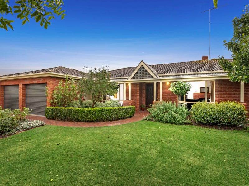 11 Kindale Court, Highton, VIC 3216 - realestate.com.au