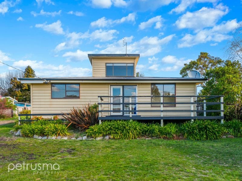 30 Roberts Street, Triabunna, TAS 7190