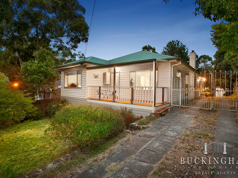 15 Pinehills Drive Greensborough Vic 3088 Property Details