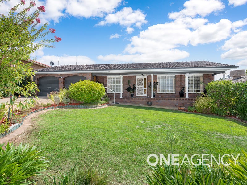 3 Henwood Avenue, Kooringal, NSW 2650